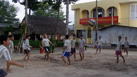 Tổ chức tuyên truyền, văn hóa văn nghệ, thể dục thể thao cho phạm nhân