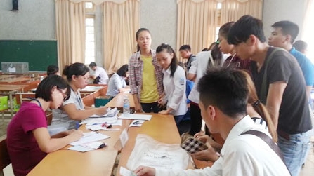 Rối bời quyết định rút, nộp hồ sơ