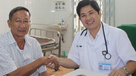 Phía sau tấm áo Blouse