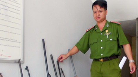 Người dân huyện miền núi Đông Giang cam kết không sử dụng súng tự chế