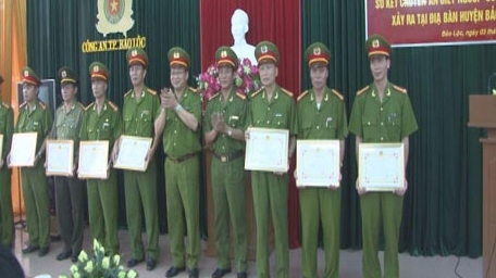 Khen thưởng lực lượng phá vụ án 'giết người cướp xe ô tô'