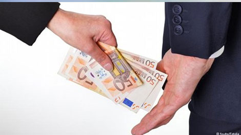 Khởi tố kế toán UBND thị trấn về tội tham ô