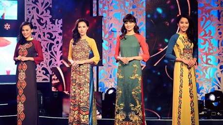 Độc đáo bộ sưu tập áo dài 'Ngũ hổ'