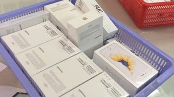 Tạm giữ 2 lô điện thoại iPhones 6S và máy tính Macbook nhập lậu