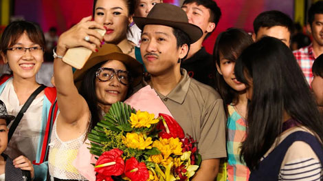 Trường Giang giấu nước mắt trong liveshow “Chàng hề xứ Quảng”