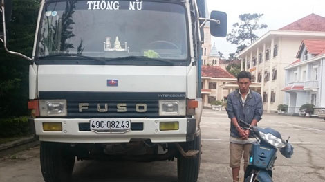 Tông chết 2 người, tài xế xe tải tăng ga bỏ trốn