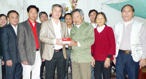 Chương trình “Vang mãi bản hùng ca” sẽ tặng gần 2 tỷ đồng từ thiện