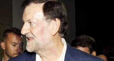 Thủ tướng Tây Ban Nha bị tấn công khi đang vận động tranh cử