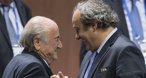 Chủ tịch FIFA Sepp Blatter và Chủ tịch UEFA Michel Platini phải đối mặt với án phạt như thế nào? 