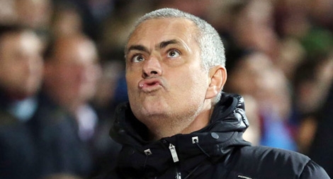 HLV bóng đá: Trò chơi, cuộc đấu trí và những bài học 