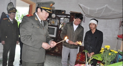 Cảm phục Công an viên hy sinh để bảo vệ tính mạng người dân 