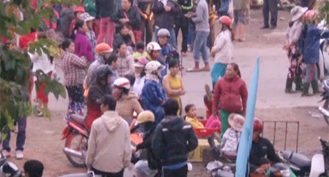 Tạm giữ hình sự 3 tiểu thương trong vụ gây rối ở chợ Phú Hậu 