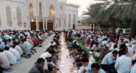 Những luật lệ ăn uống kỳ quặc trên thế giới 