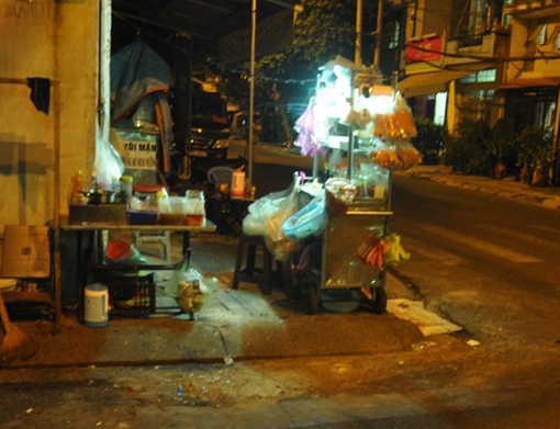 Truy xét đối tượng đâm người trước tiệm bánh tráng trộn