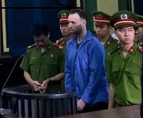 Án chung thân cho người nước ngoài vận chuyển ma túy thuê