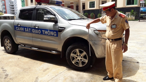 Truy tìm đối tượng tông xe vào Cảnh sát giao thông khi làm nhiệm vụ