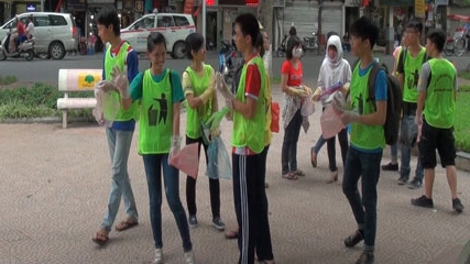 Nhặt rác Hồ Gươm, hành động vì một thủ đô xanh 