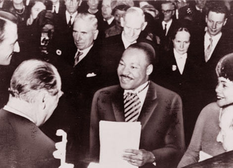 FBI và lá thư…  yêu cầu tự sát