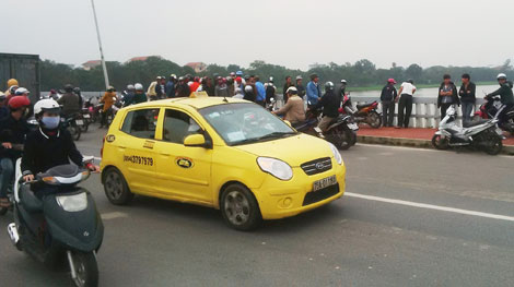 Vớt được thi thể người cha nhảy sông Hương tự vẫn