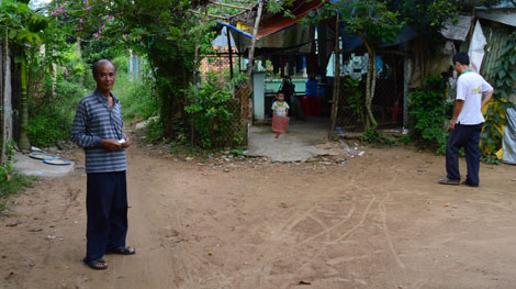 Xóm “bơ vơ” giữa lòng thành phố