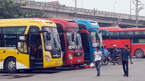 Xăng dầu giảm giá mạnh, doanh nghiệp vẫn... làm ngơ việc giảm giá