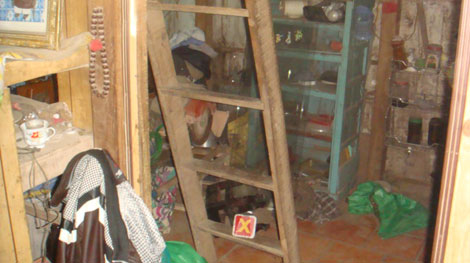 Mắc bệnh nan y, treo cổ tự vẫn