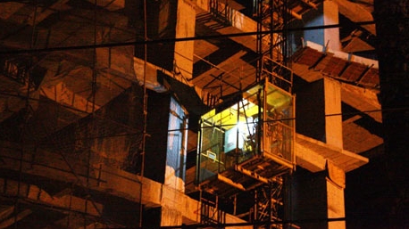 Bàng hoàng cảnh sập sàn bê tông giữa Sài Gòn, nhiều người bị thương