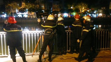 Cướp màn hình vi tính bị truy đuổi, nhảy kênh tử vong