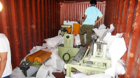 Hàng 'hết đát' giấu trong container phế liệu nhập khẩu