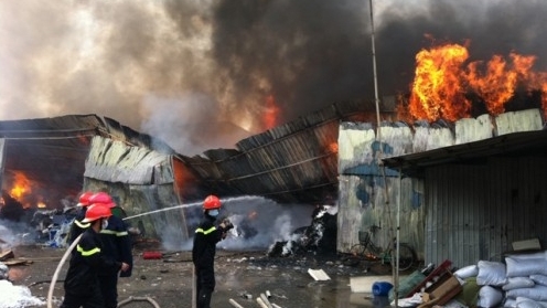 Kịp thời dập tắt vụ hỏa hoạn tại nhà xưởng một sân golf