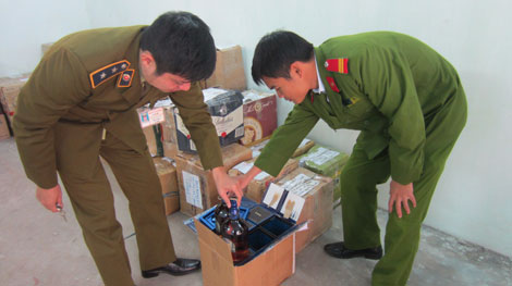 Gần Tết, liên tiếp phát hiện hàng lậu, hàng giả