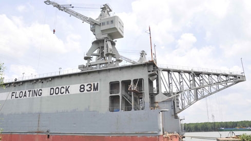 Vinalines tiếp tục xin bán ụ nổi 83M để trả nợ