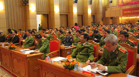 Đấu tranh trấn áp tội phạm, bảo vệ nhân dân đón Tết vui Xuân