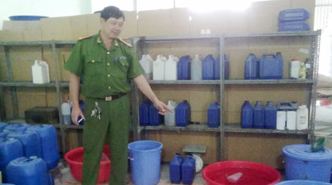 [Kinh hoàng]Mua bán phế phẩm làm hương liệu bánh kẹo