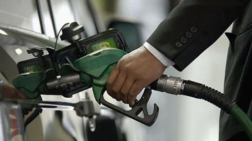 Tổ trưởng kinh doanh xăng dầu hợp tác xã chiếm đoạt gần 1,5 tỷ đồng