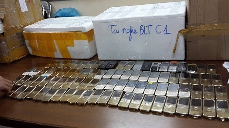 Truy tố đối tượng người Trung Quốc buôn lậu gần 25 ngàn chiếc điện thoại