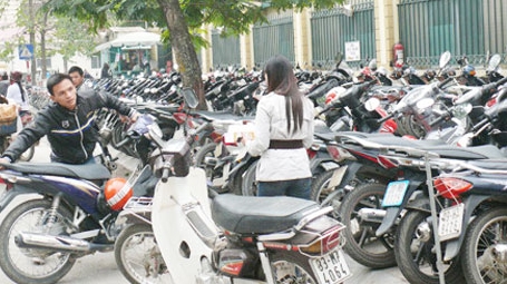 Hạn chế sử dụng vỉa hè tại 4 quận nội thành Hà Nội để giữ xe