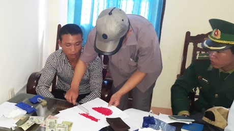 Vận chuyển ma túy vào Việt Nam bằng xe khách BKS Lào