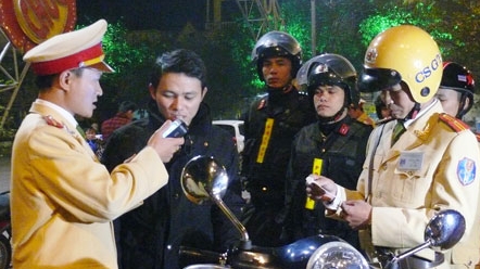 Kiến nghị tịch thu phương tiện của người điều khiển ôtô, xe máy có nồng độ cồn cao