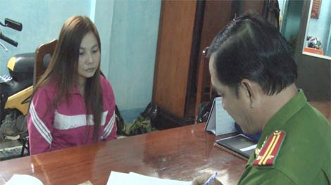 ‘Con bạc’ trốn truy nã ở nước ngoài ra đầu thú