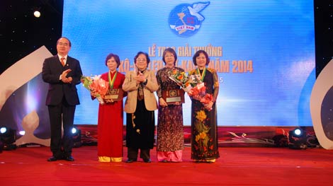 Mít tinh kỷ niệm 105 năm Ngày Quốc tế phụ nữ 8-3