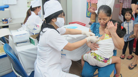 Các cơ sở y tế phải khẩn cấp triển khai các điểm tiêm chủng mở rộng