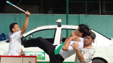 Tạm giữ đối tượng cướp xe taxi