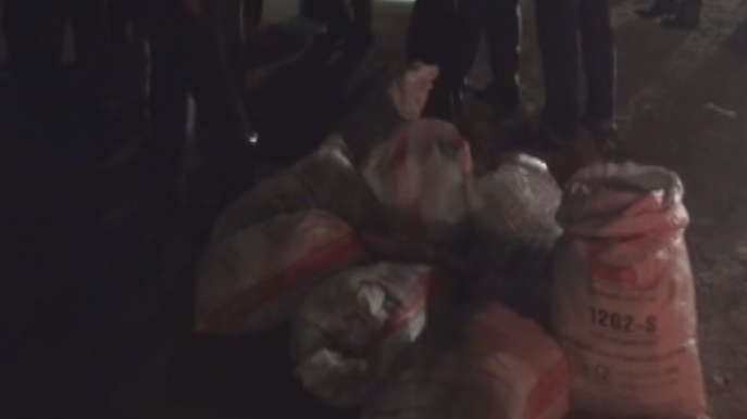 Bắt quả tang 4 đối tượng vận chuyển gần 4 tạ thuốc nổ