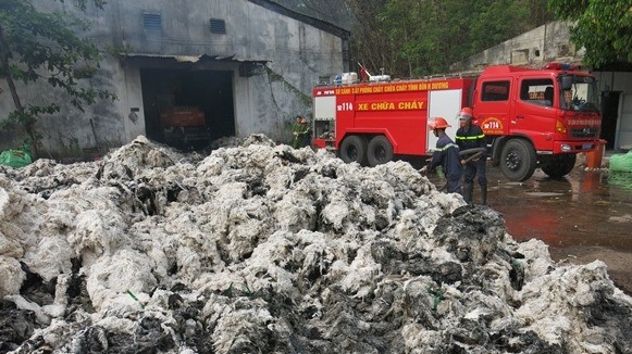 Cháy kho nguyên liệu, thiệt hại hơn 2 tỷ đồng