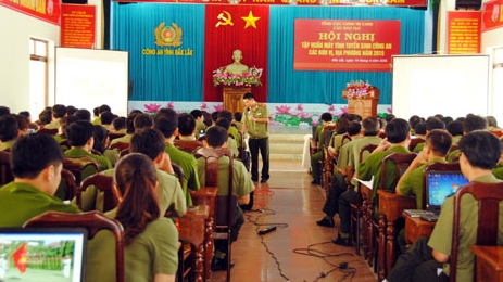 Tập huấn sử dụng máy tính trong công tác tuyển sinh CAND