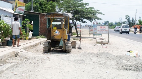 Sẽ xử lý nghiêm những người cản trở công tác GPMB thi công QL1A