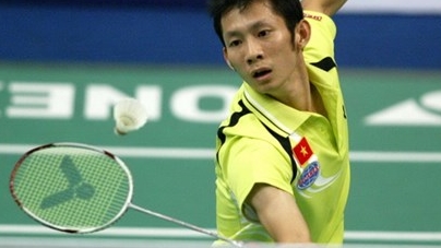 Tiến Minh tiếp tục tụt hạng