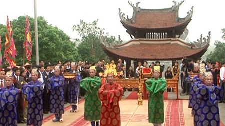 Xử lý nhiều vi phạm kinh doanh, dịch vụ tại lễ hội Đền Hùng