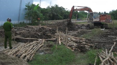  Nổ ống thủy lực, một người tử vong vì xe cobe cũ